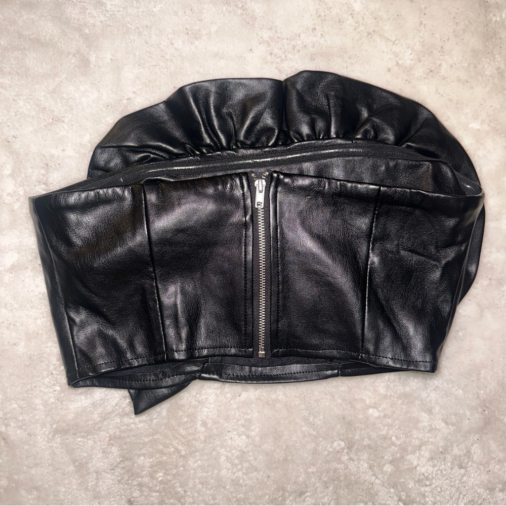 Forever 21 Black Faux Leather Ruched Ruffle Bandeau Crop Top Size Small - Picture 5 of 10